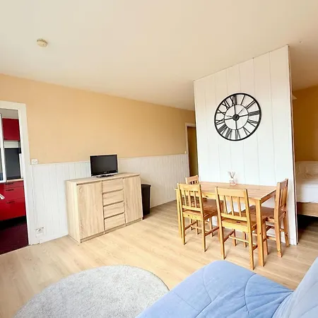 Bright For 4 People Apartment *