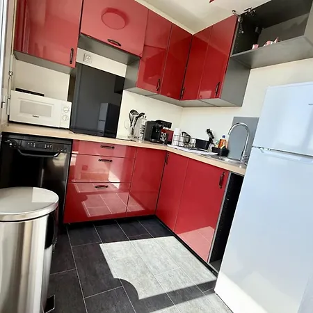 Apartment Bright For 4 People